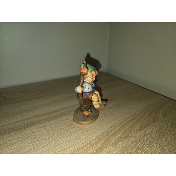 HUMMEL GOEBEL Figurine #142 3/0 TMK-2 "Apple Tree Boy" GERMANY 1950s Vintage - Picture 4 of 7